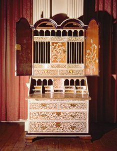 विजागापट्टम ब्यूरो कैबिनेट (inlaid और veneered ivory)
